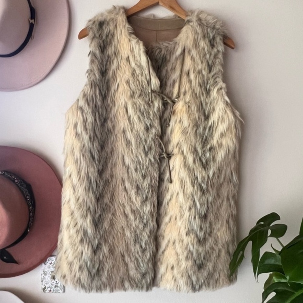 Vintage LIFESTYLE 80S by ANDREA UNGER‎ tie front fur vest SIZE LARGE mob wife